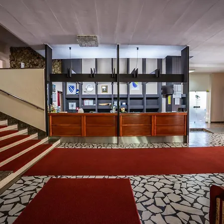 Park Hotell 3*
